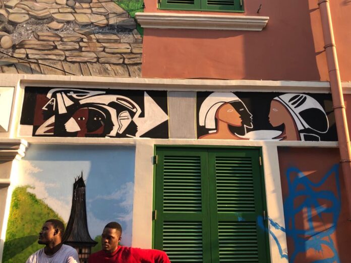 Mural de artistas angolanos na Rua dos Mercadores, em Luanda. Foto: Cedidas